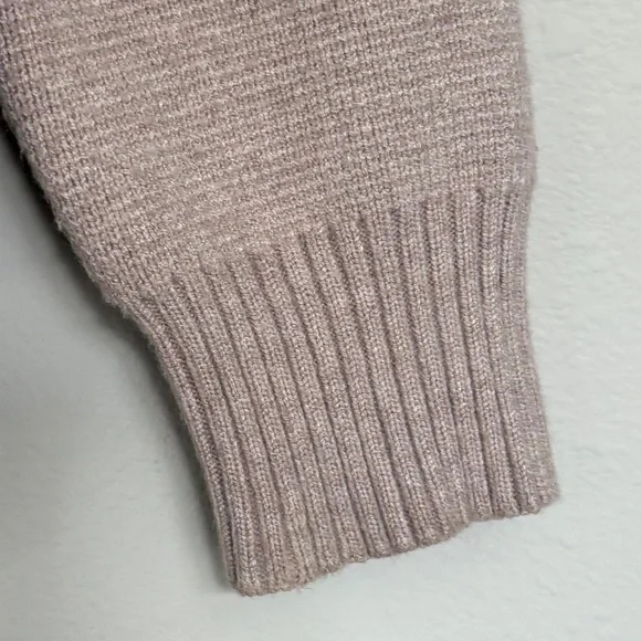 Cyrus Women’s Sweater - Picture 6 of 9